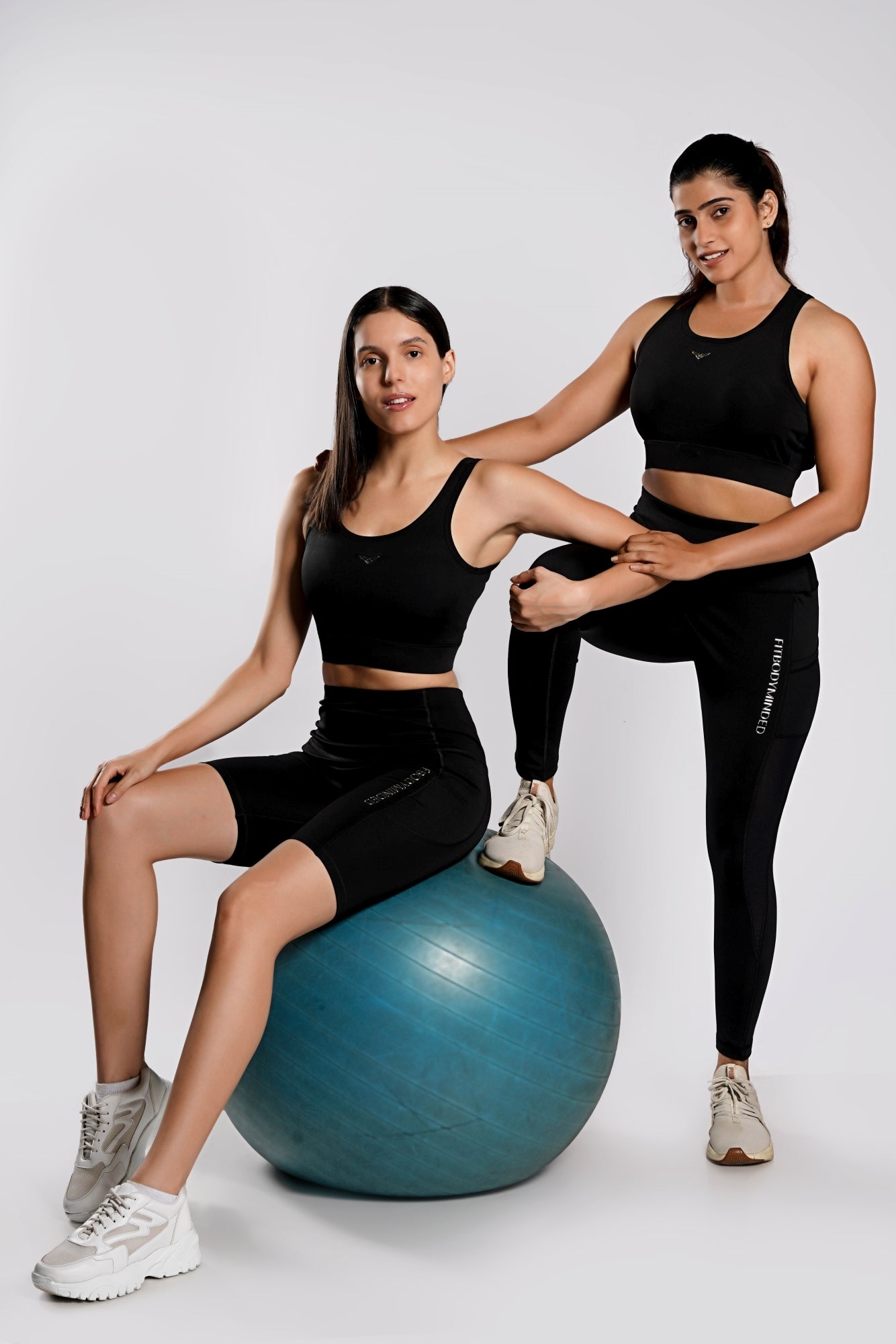 Premium Crossover Sports Bra - Black
