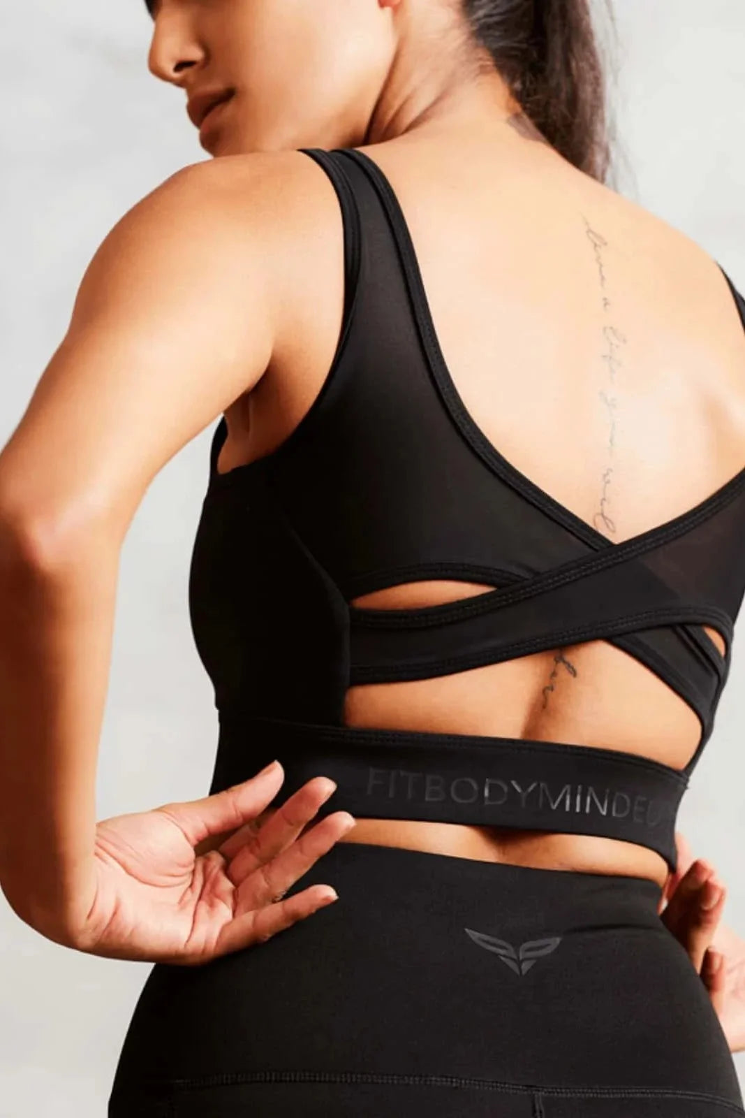 Crossover Sports Bra (3)