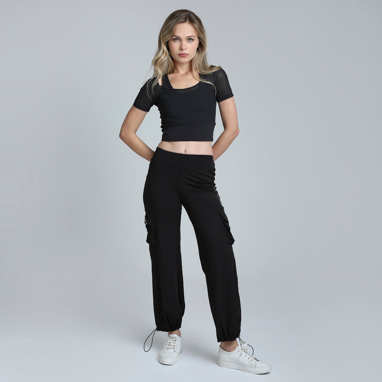 HYBRID MESH BLACK TEE