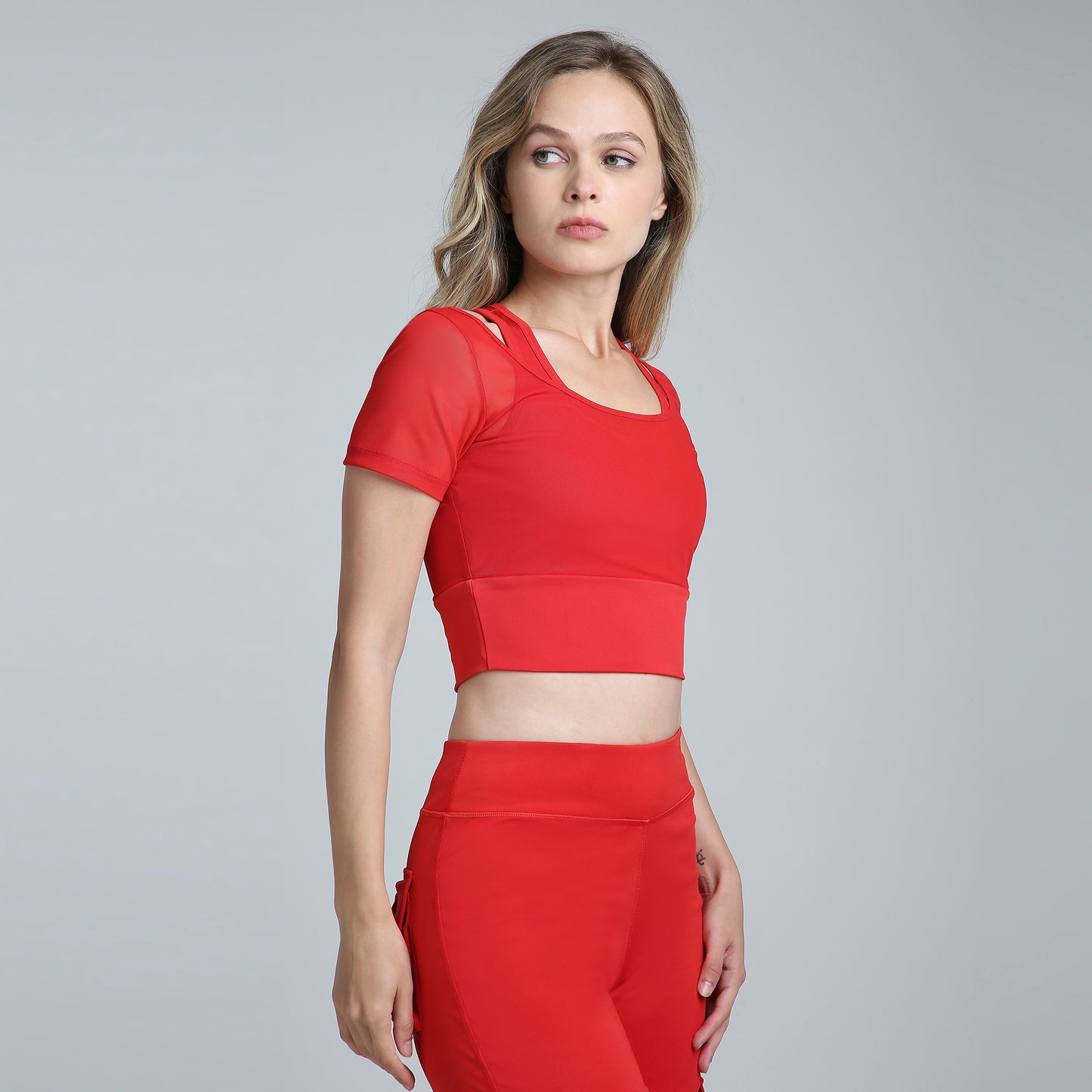 HYBRID MESH FIRE RED TEE